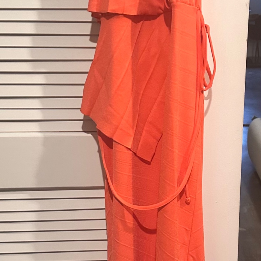 Pleated plunge maxi dress - Picture 6 of 7